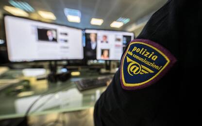Milano, hacker si finge donna su chat hard ed estorce soldi: arrestato