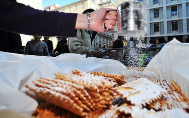 Dalle chiacchiere agli struffoli, i dolci di Carnevale più gettonati