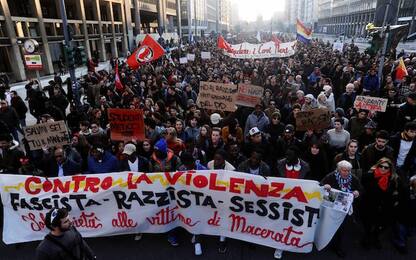 Milano sfila contro fascismo e razzismo