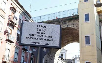 Napoli, inaugurato Largo Totò