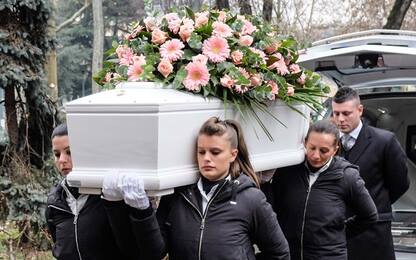 Addio a Jessica, funerali a Milano. FOTO