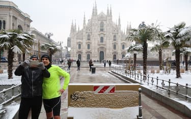 milano_neve_duomo_fotogramma