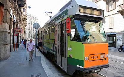 Milano, fermate tram 24 off limits per disabile: Tar ordina lavori