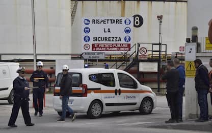 Esplosione a Livorno, la città si ferma in segno di lutto