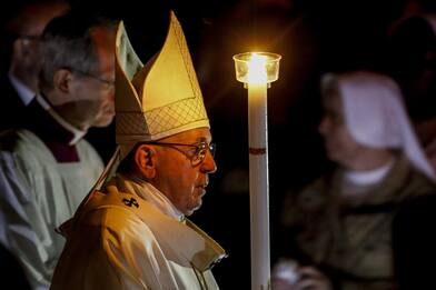 Pasqua, Papa Francesco celebra la veglia