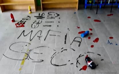 Blitz vandali in una scuola a Scampia