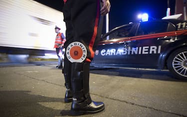 carabinieri-posto-blocco-ansa