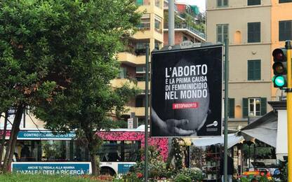 Roma, manifesto choc contro aborto:"Prima causa femminicidio al mondo"