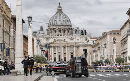 Roma, sorpreso con un coltello vicino a San Pietro: denunciato