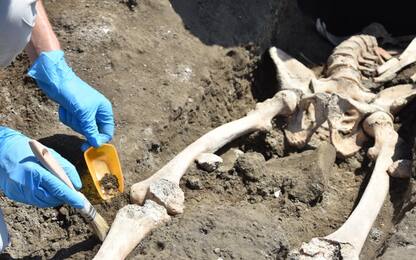 Roma, scheletro ritrovato davanti alla stazione metro Piramide