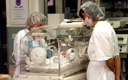 Donna in coma da tre mesi partorisce bimbo a Taranto