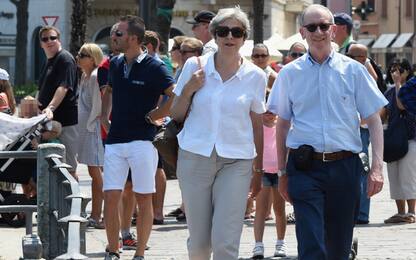 Theresa May in vacanza sul Lago di Garda