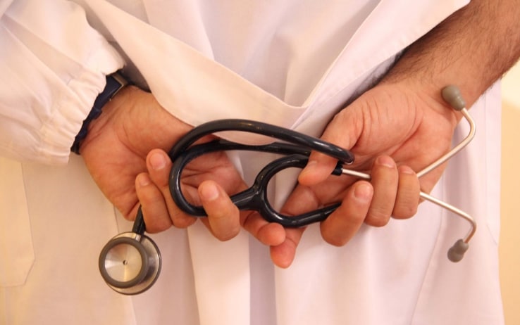 L’artrite psoriasica è una condizione che comporta gonfiore e rigidità delle articolazioni