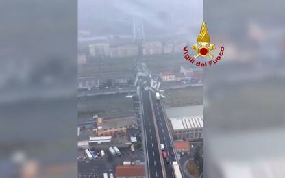 Crollo ponte Morandi, il video dall'alto dei Vigili del fuoco