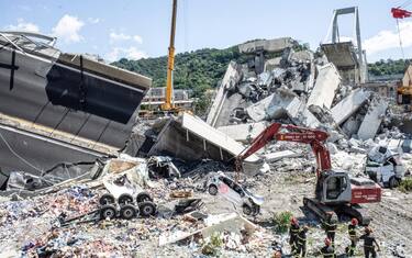 Ponte di Genova, periti: "Crollo per corrosione tirante pila 9"