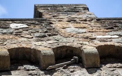 Roma, cadono frammenti dalle mura del 'Passetto' di Borgo