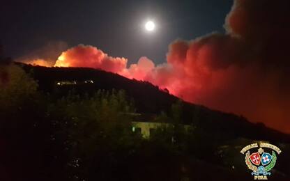 Incendio sul Monte Serra, nel Pisano