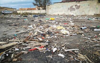 Roma, brucia rifiuti pericolosi: carabinieri arrestano 23enne