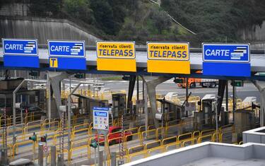 Autostrade, via libera a riduzione tariffe. Toninelli: è rivoluzione