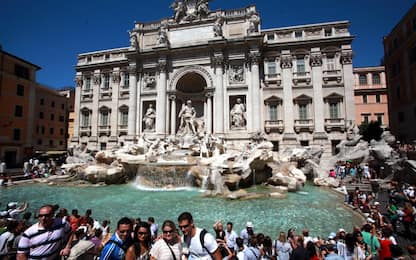 Roma, scoperti rifiuti sotto la Fontana di Trevi