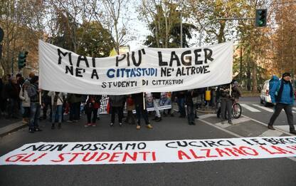 Corteo a Milano contro la chiusura dei cpr