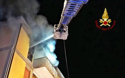 Porto Torres, incendio in palazzina: morto un giovane, ferita la madre