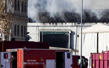 Incendio a Giussano, azienda dismessa parzialmente distrutta da rogo