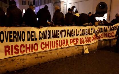 Roma, protesta Ncc: tensioni durante sit-in davanti a Montecitorio
