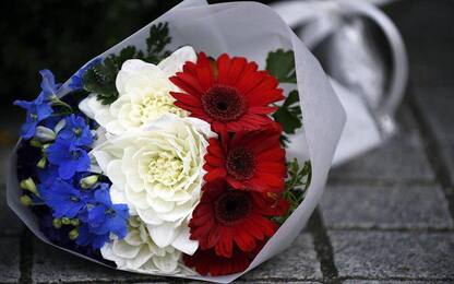 Figlia morì in un incidente a Ostia, madre: “Rubati fiori tre volte”
