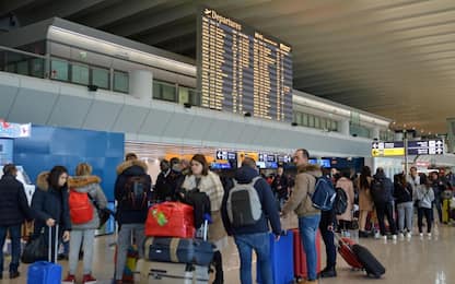 Capodanno, aeroporto di Fiumicino affollato per partenze e arrivi