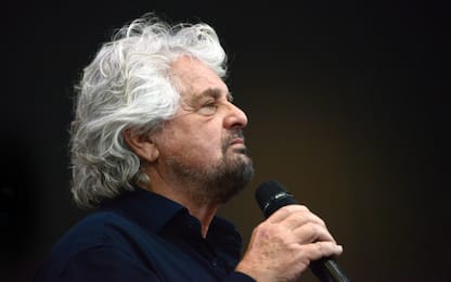 Beppe Grillo: "Serve un reddito di cittadinanza europeo da 200 euro"