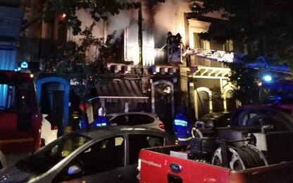 Incendio a Catania: intero palazzo evacuato. Nessun ferito