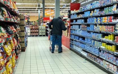 Furto in un supermercato a Tortona, tre arrestati