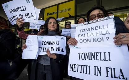 Reddito, Ncc in fila a Roma per chiedere il sussidio