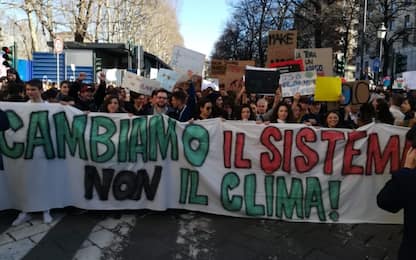 Torino, sciopero del 15 marzo sul clima: le proteste degli studenti