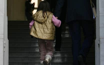 Rimini, coppia a processo per violenza sessuale su bimbi di 2 e 4 anni