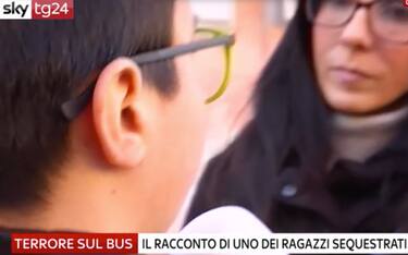 Autobus incendiato, uno dei ragazzini: “Mi sono offerto come ostaggio”