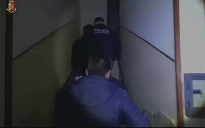 Catania, spaccio di droga in un palazzo popolare: 24 arresti
