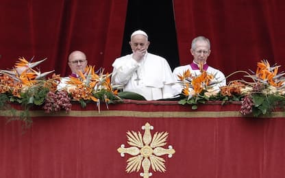 Pasqua, la benedizione urbi et orbi di Papa Francesco. Video