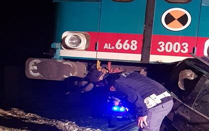 Noto, treno travolge auto al passaggio a livello: un morto e un ferito