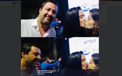 Salvini e il bacio tra Gaia e Matilde: “Auguri, pace e bene sorelle”