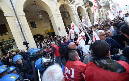 Torino, denunciate 46 persone per tensioni corteo Primo Maggio