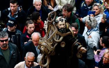 hero_processione_cocullo_serpenti_getty4_copia