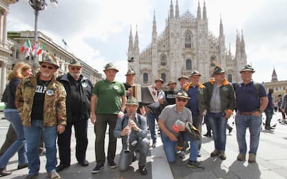 Milano, gli alpini “invadono” la città per l’adunata 2019