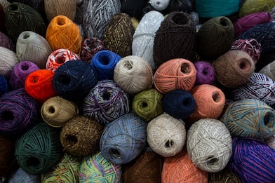 Rubano 1200 chili di lana nel Biellese: colpo da 30mila euro