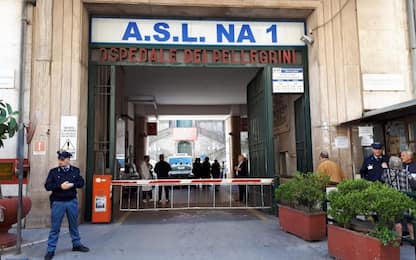 Napoli, agguato all’ospedale Pellegrini: uomo spara contro un ragazzo