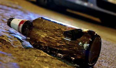 Torino, rapine con cocci di bottiglia: arrestato