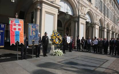 Piazza San Carlo, 2 anni fa la tragedia: deposti fiori per le vittime