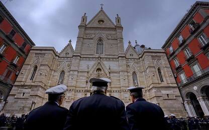 Napoli, ruba le offerte donate dai fedeli a San Gennaro: denunciato