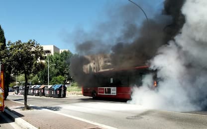 Roma, due bus in fiamme: nessun ferito. FOTO